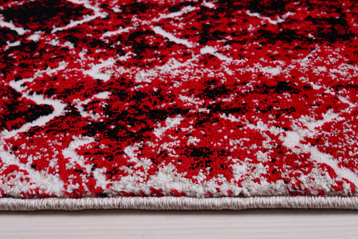 Verona Red Black Diamond Pattern Area Rug - Ladolerugsca