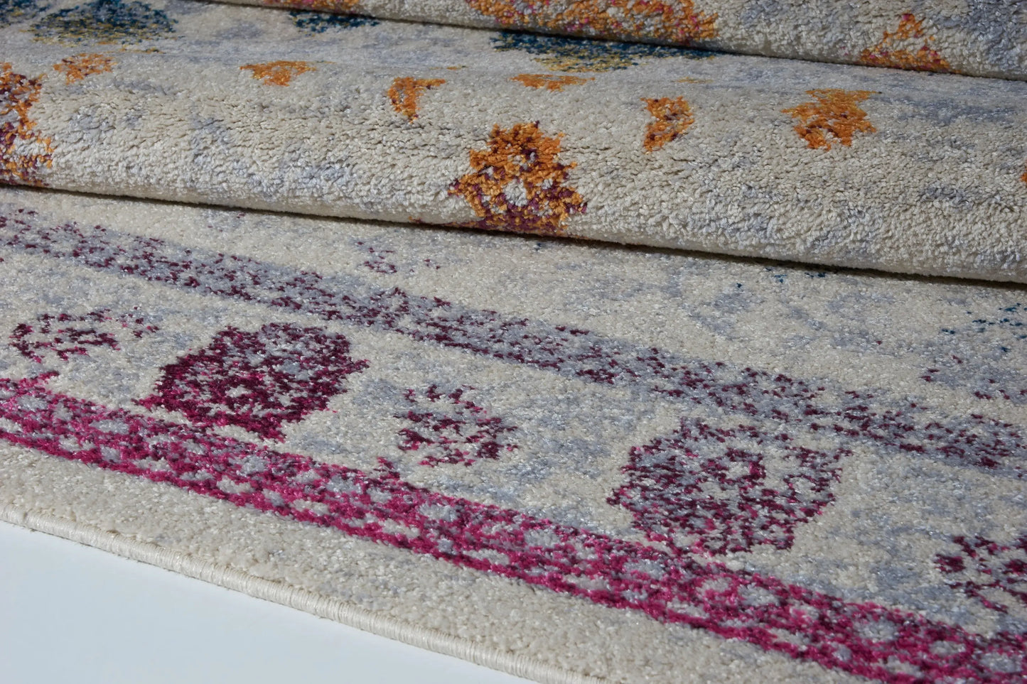 centrepoint cream area rug 4x6, 4x5 ft Small Carpet, Home Office, Living Room, Bedroom