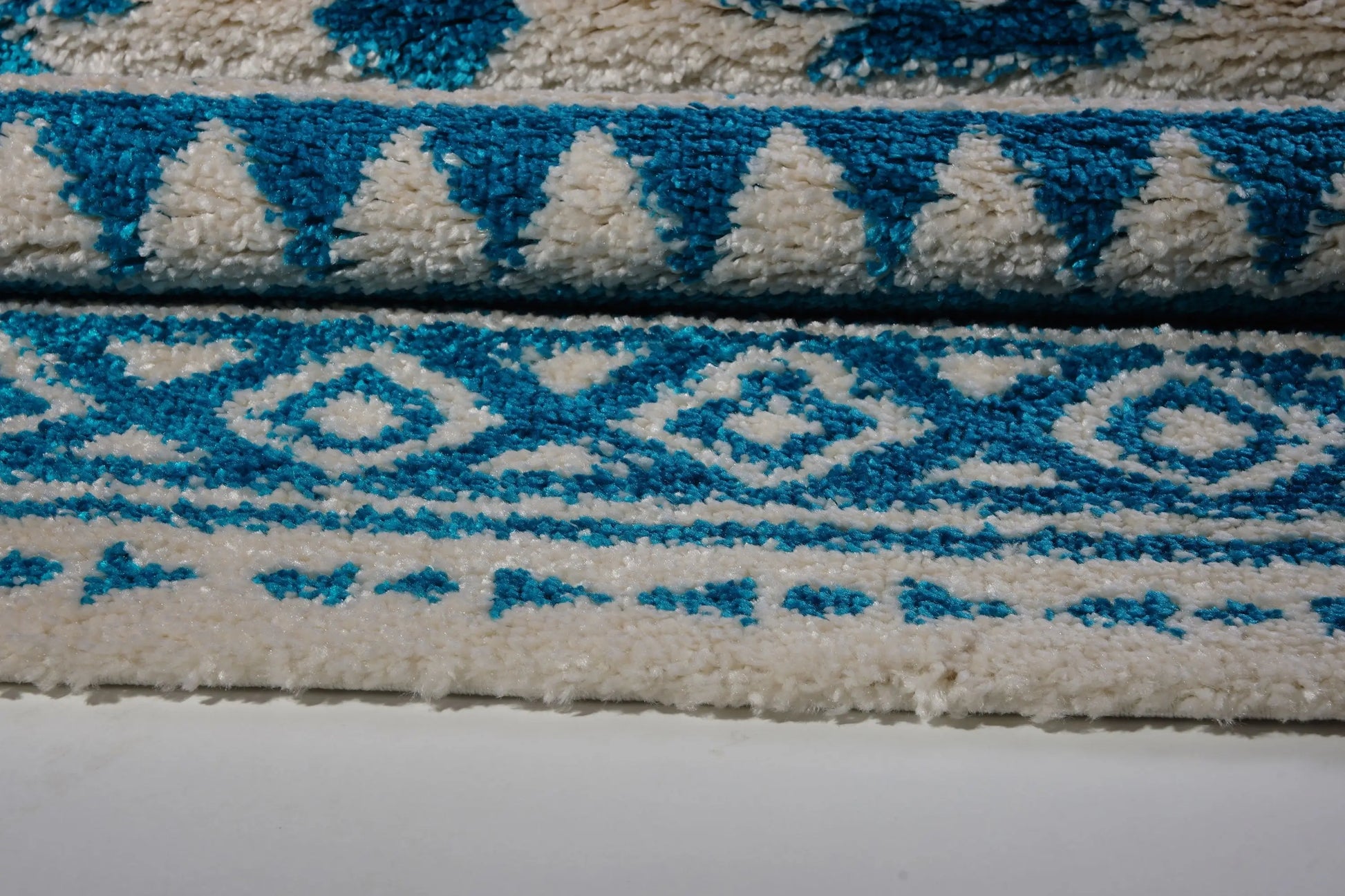 Damask Trellis Turquoise Ivory Shaggy Area Rug -