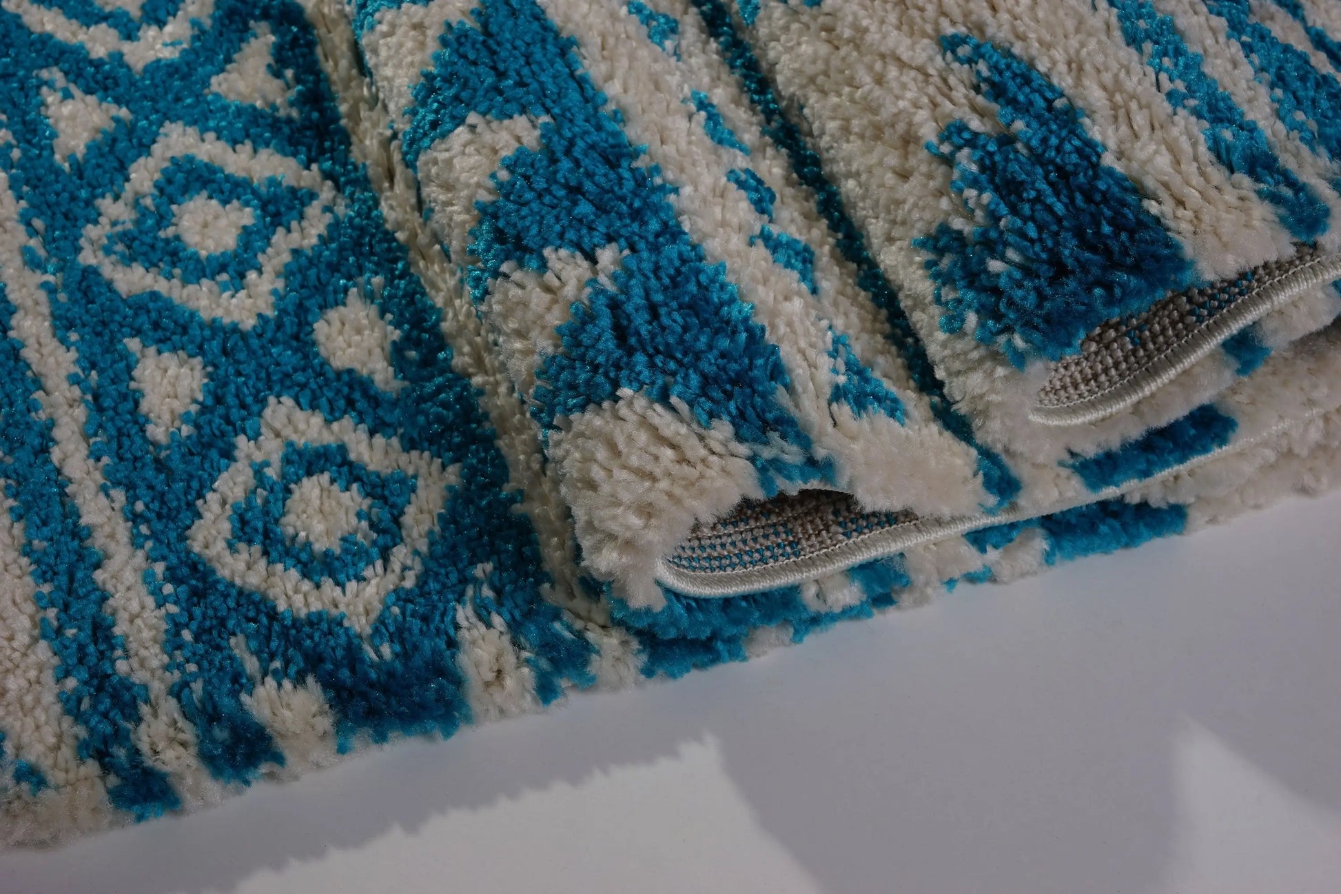 Damask Trellis Turquoise Ivory Shaggy Area Rug -