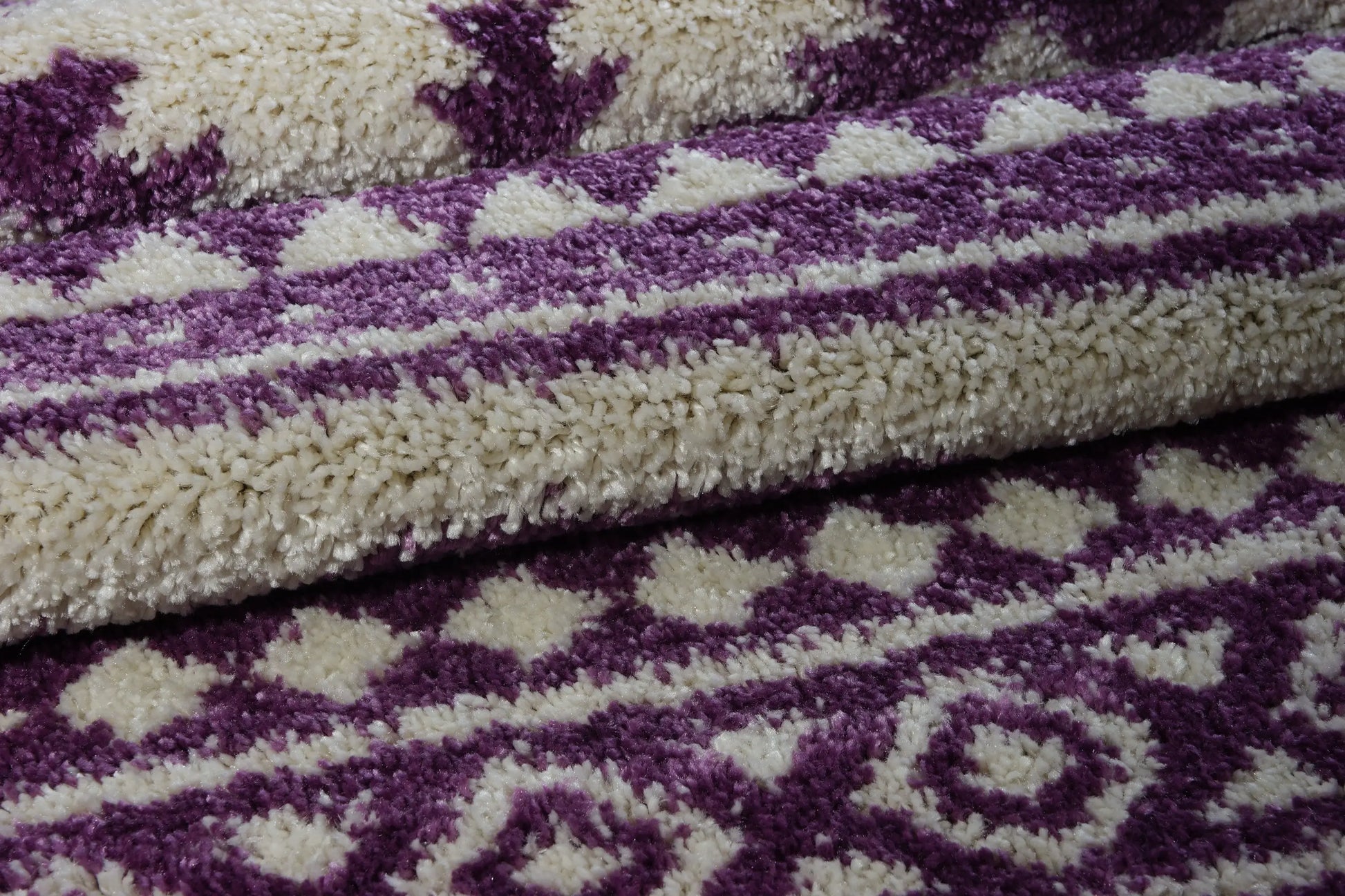 Damask Trellis Ivory Berry Purple Shaggy Area Rug -