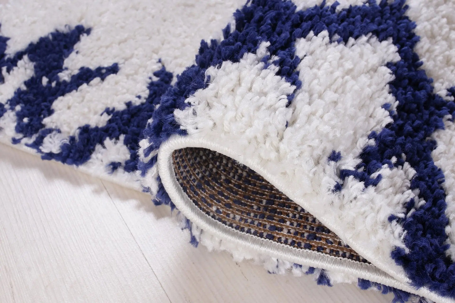 Casablanca Shaggy White Dark Blue Area Rug - Ladolerugsca