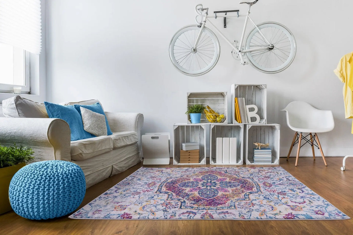Maya Traditional Design Blue Pink Polypropylene Carpet