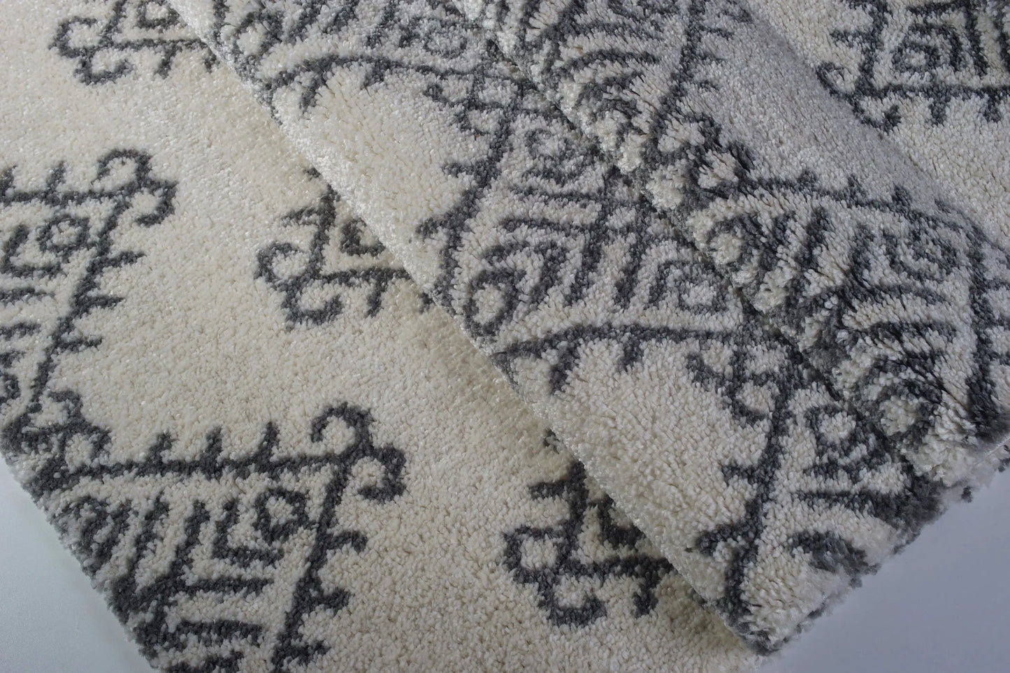Oriental Motif Ivory Gray Shaggy Area Rug -