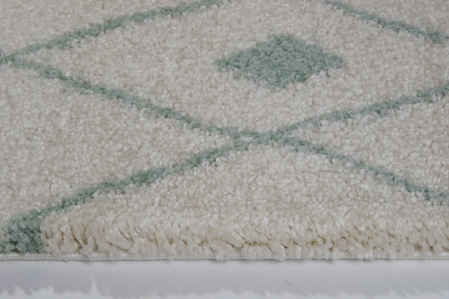 Victoria Trellis Ivory Aqua Green Shaggy Area Rug -