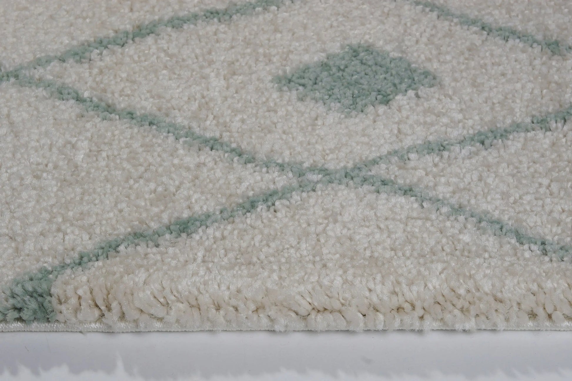 Victoria Trellis Ivory Aqua Green Shaggy Area Rug -