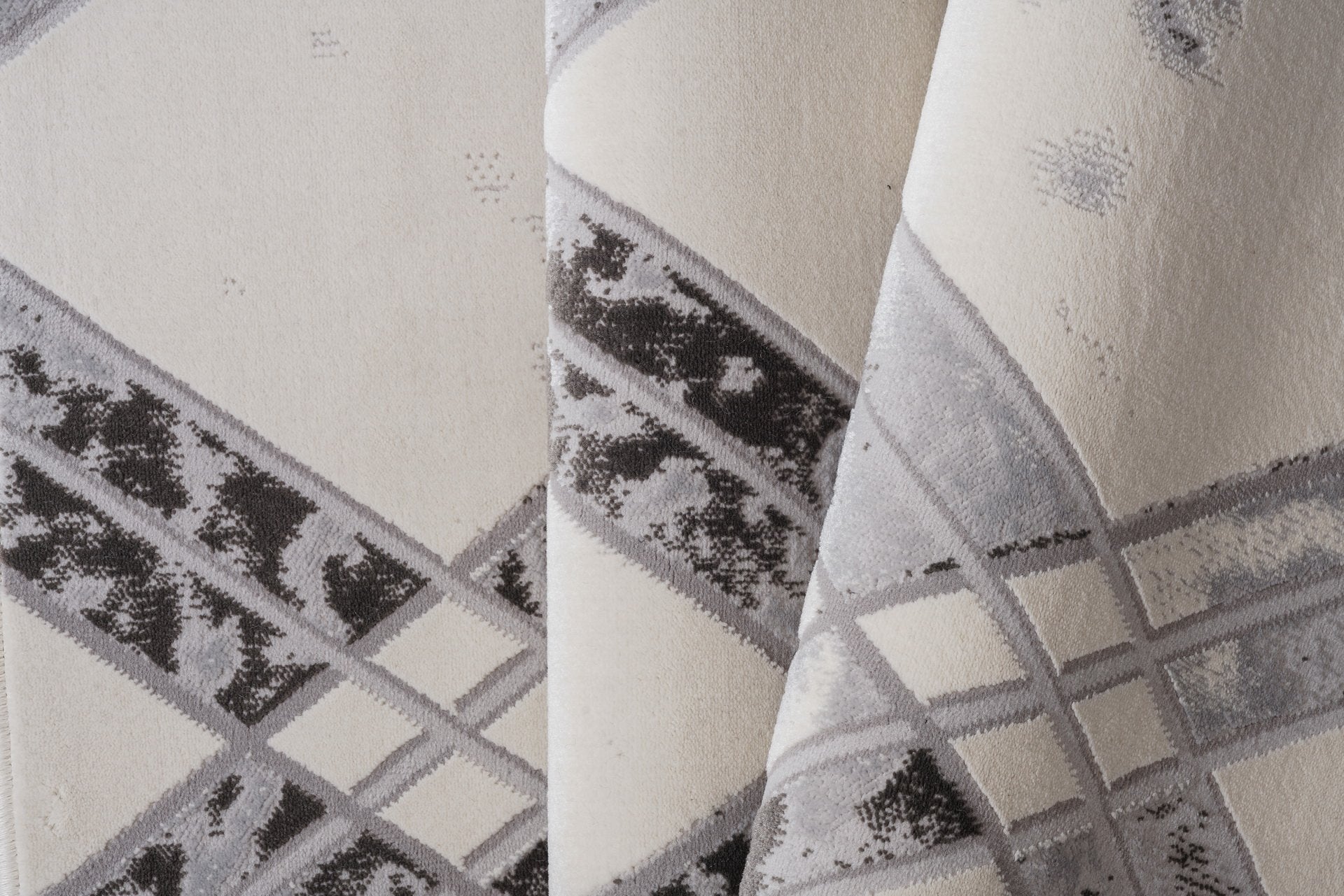 Barrington Ivory Grey Checks Pattern Area Rug - Ladolerugsca