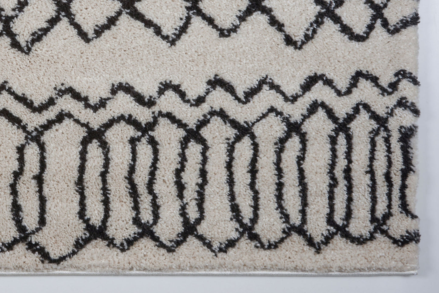 Shaggy Ivory Dark Grey Vancouver Area Rug - 